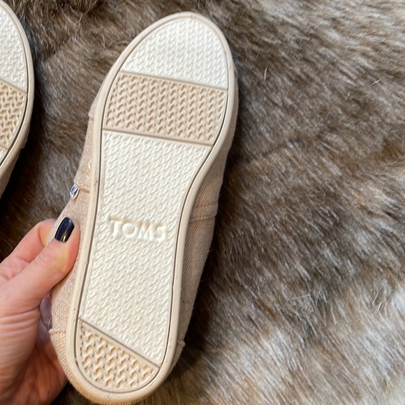 TOMS like new - Picture 5 of 6